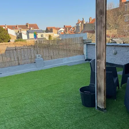 A 100m De La Apartman *